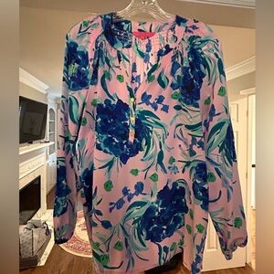 Lilly Pulitzer Elsa 100% silk top. Size medium. EUC.